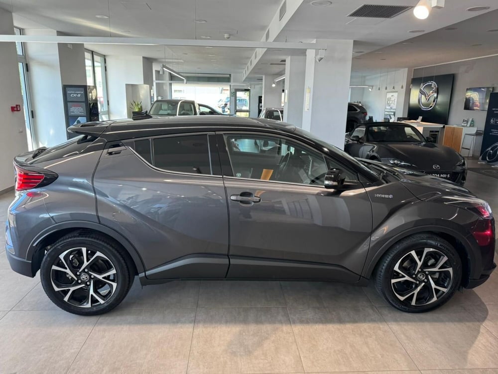 Toyota Toyota C-HR usata a Napoli (8)