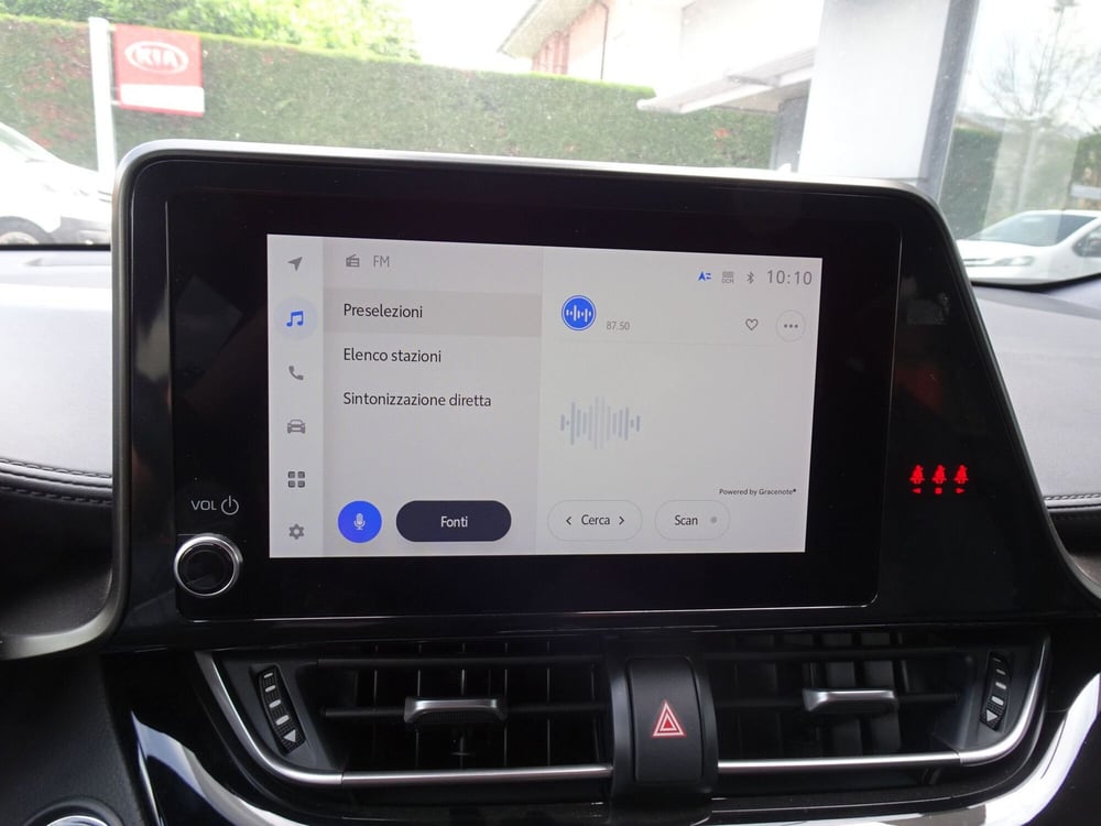 Toyota Toyota C-HR nuova a Treviso (17)