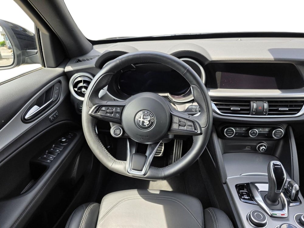 Alfa Romeo Stelvio usata a Pistoia (12)