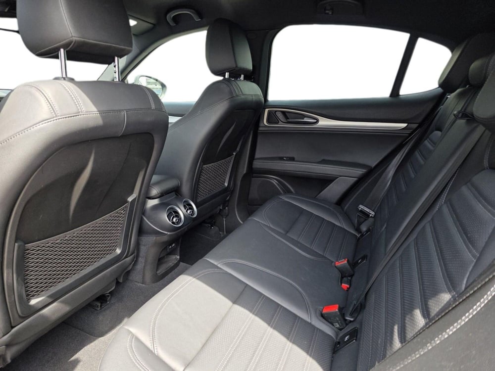 Alfa Romeo Stelvio usata a Pistoia (15)