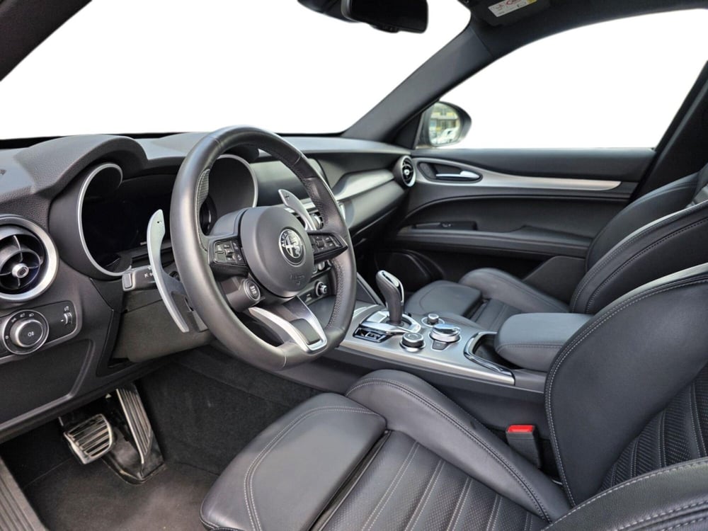 Alfa Romeo Stelvio usata a Pistoia (17)