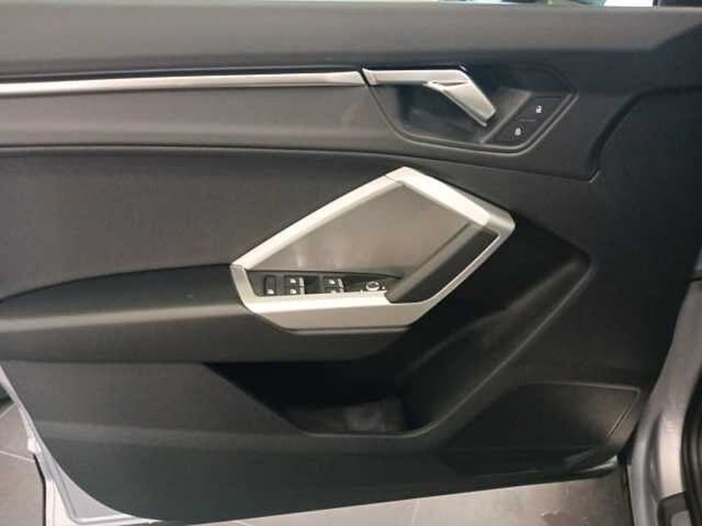 Audi Q3 Sportback nuova a Lucca (12)