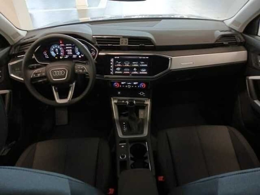 Audi Q3 Sportback nuova a Lucca (3)