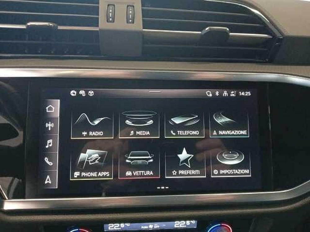 Audi Q3 Sportback nuova a Lucca (5)