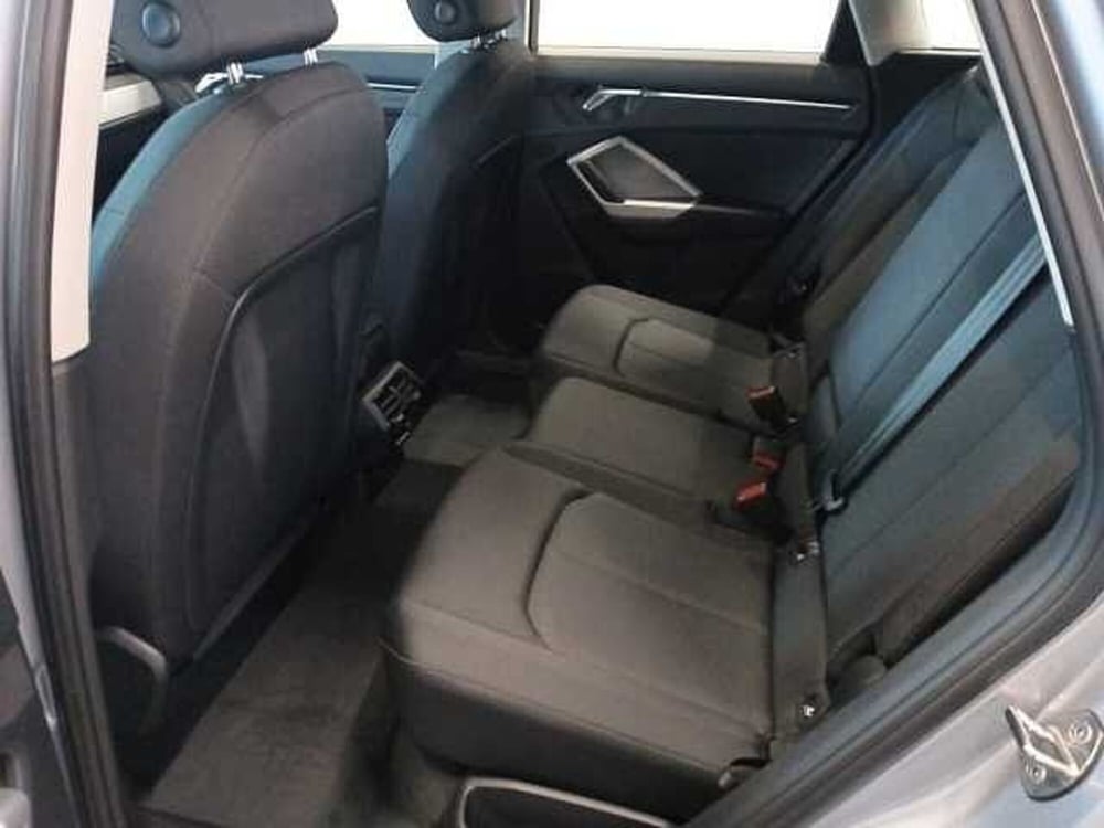Audi Q3 Sportback nuova a Lucca (9)