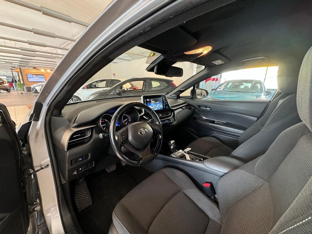 Toyota Toyota C-HR usata a Modena (13)