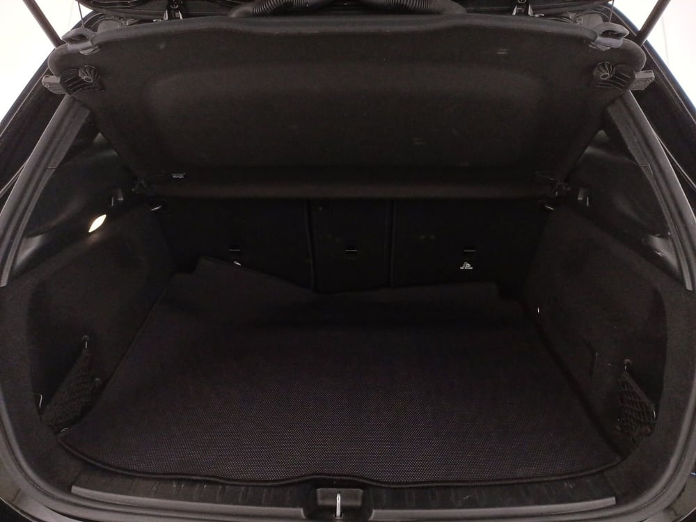 Mercedes-Benz GLA SUV usata a Bari (13)