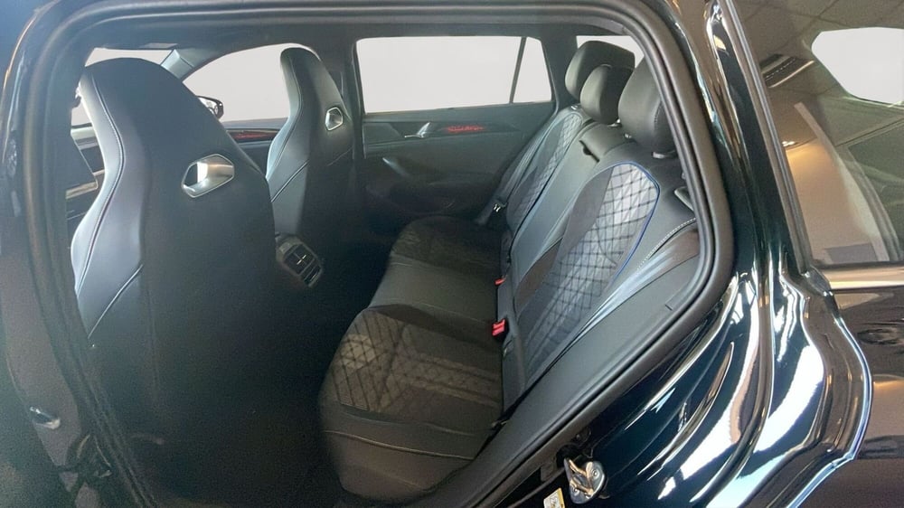 Volkswagen Passat nuova a Padova (8)