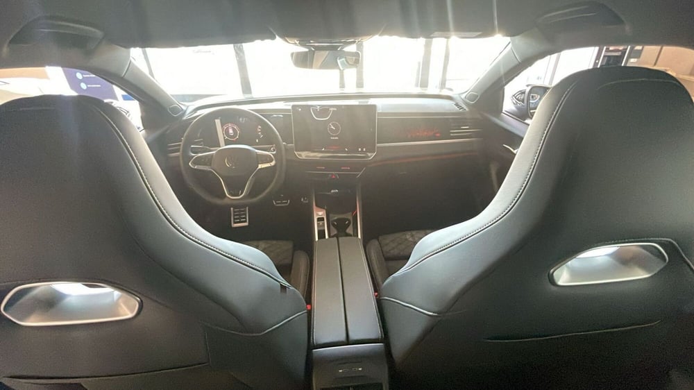 Volkswagen Passat nuova a Padova (9)