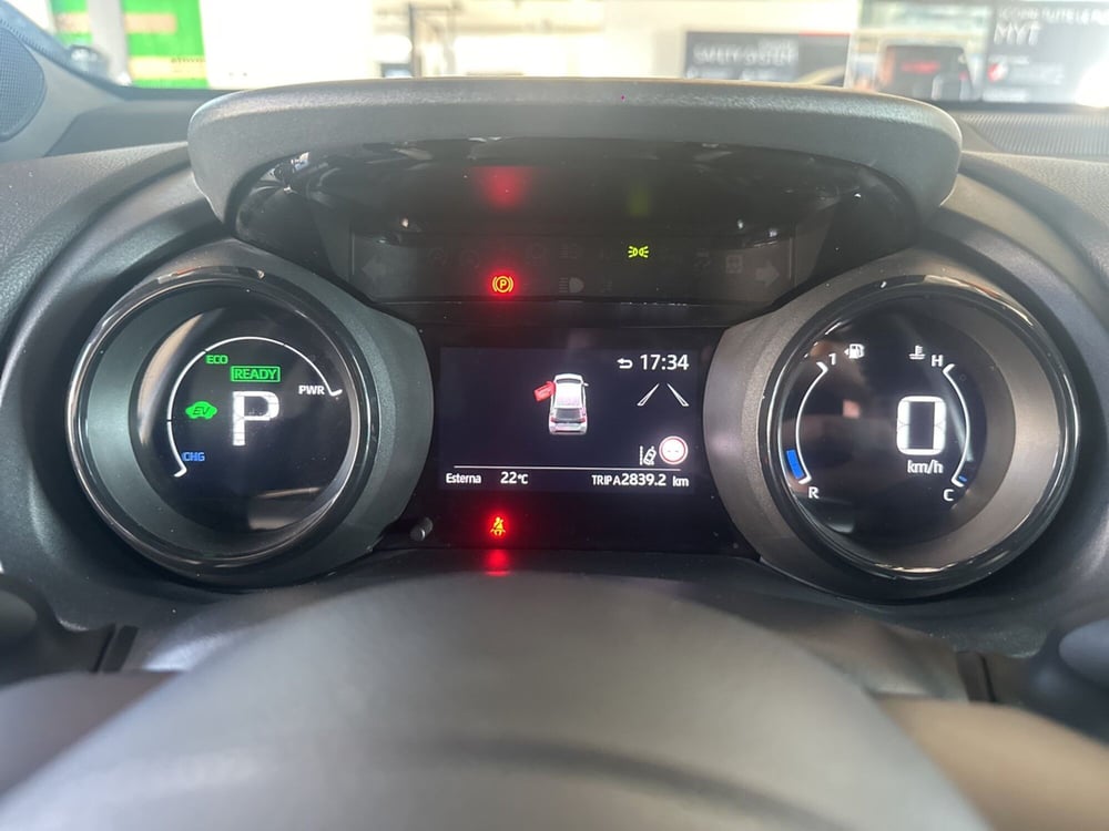 Toyota Yaris usata a Napoli (14)
