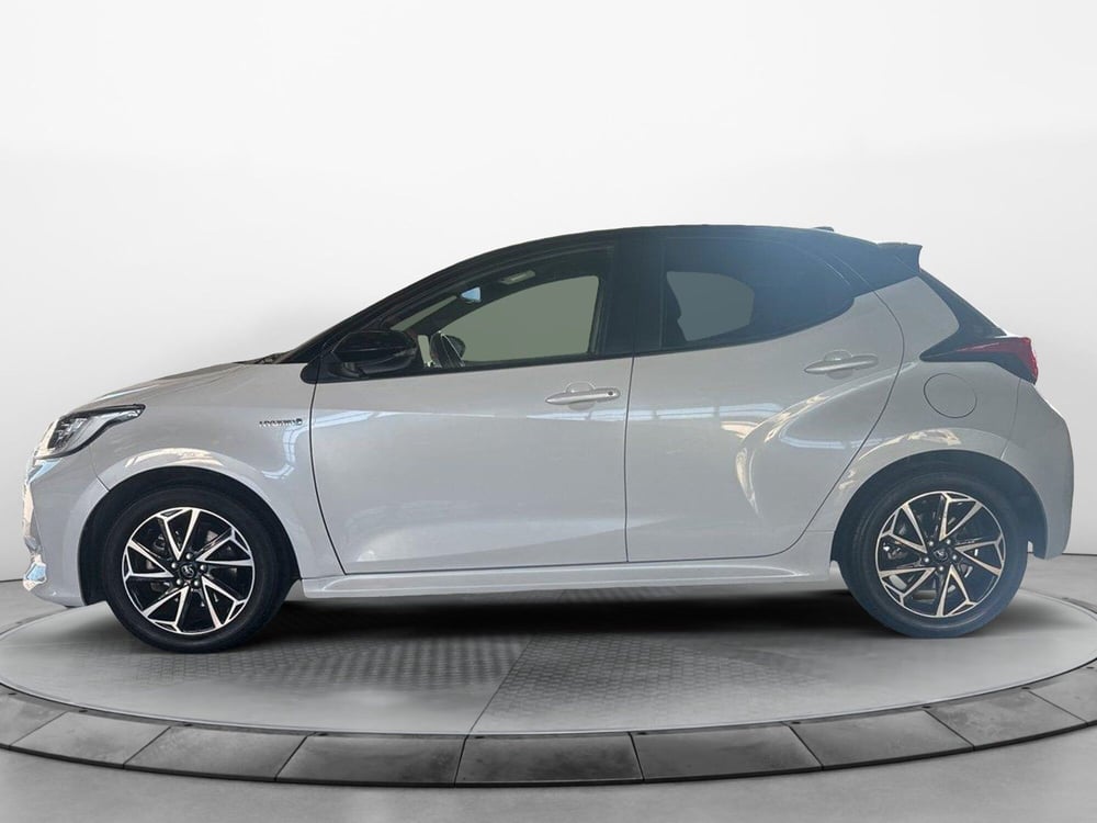 Toyota Yaris usata a Napoli (2)