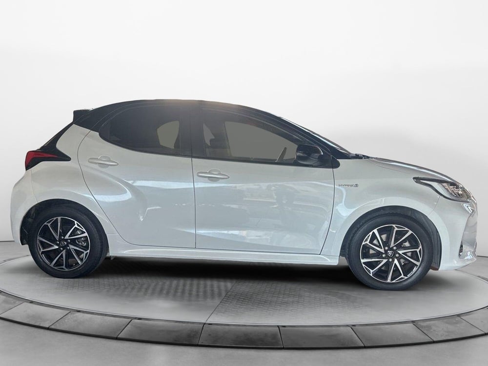 Toyota Yaris usata a Napoli (6)