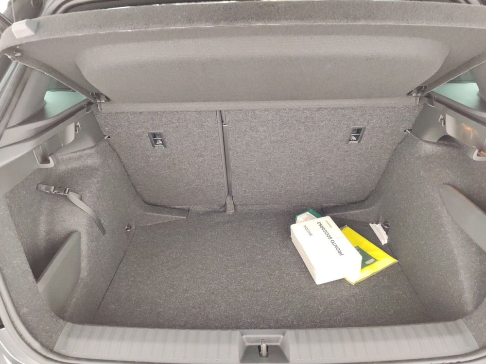Skoda Kamiq nuova a Massa-Carrara (17)
