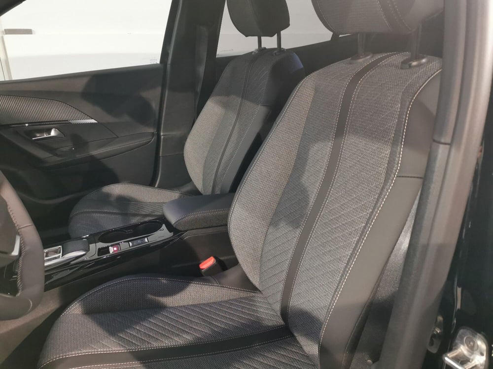 Peugeot 2008 nuova a Taranto (11)