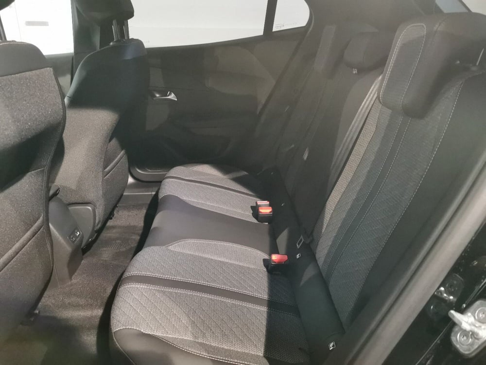 Peugeot 2008 nuova a Taranto (12)
