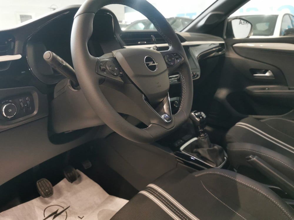 Opel Corsa nuova a Taranto (11)