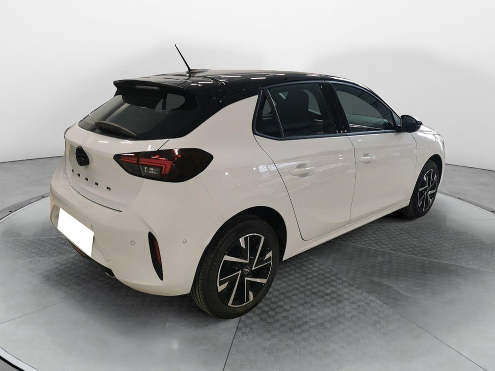 Opel Corsa nuova a Taranto (3)