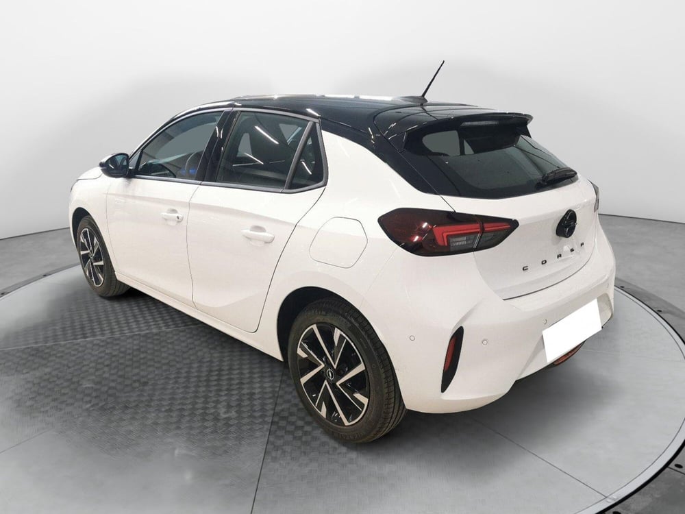 Opel Corsa nuova a Taranto (4)
