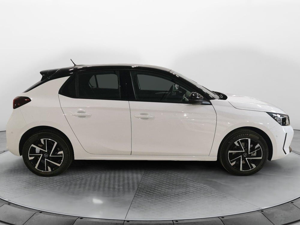 Opel Corsa nuova a Taranto (6)