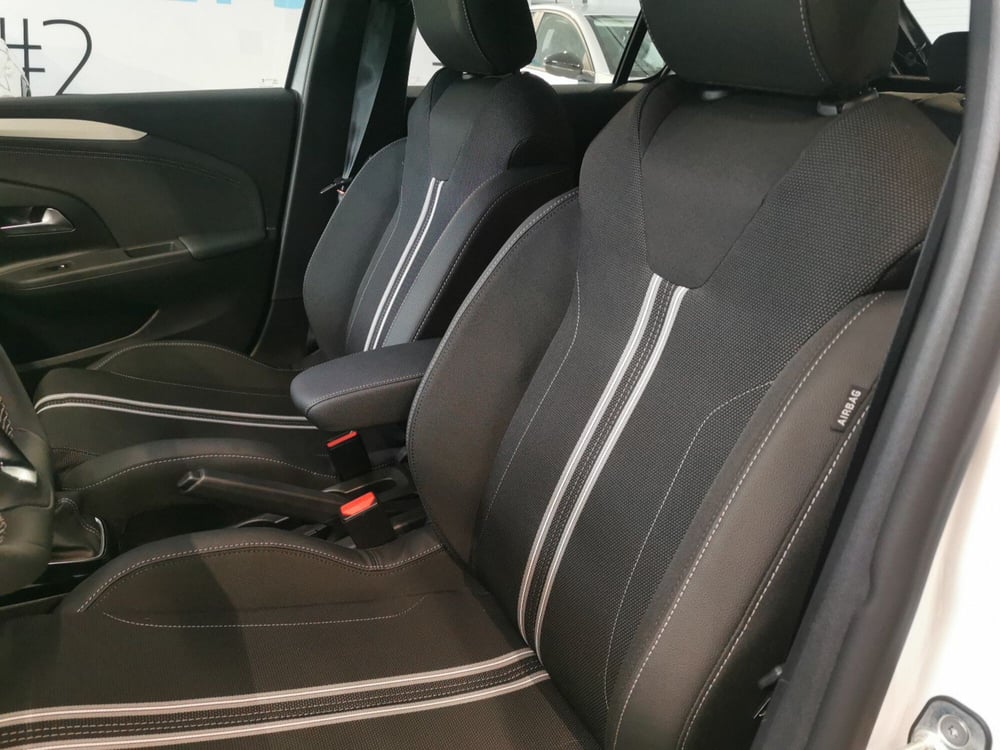 Opel Corsa nuova a Taranto (9)
