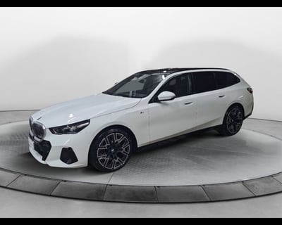 BMW Serie 5 Touring 520d  48V xdrive auto del 2024 usata a San Nicola la Strada