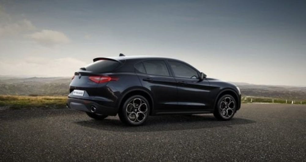 Alfa Romeo Stelvio usata a Benevento (2)