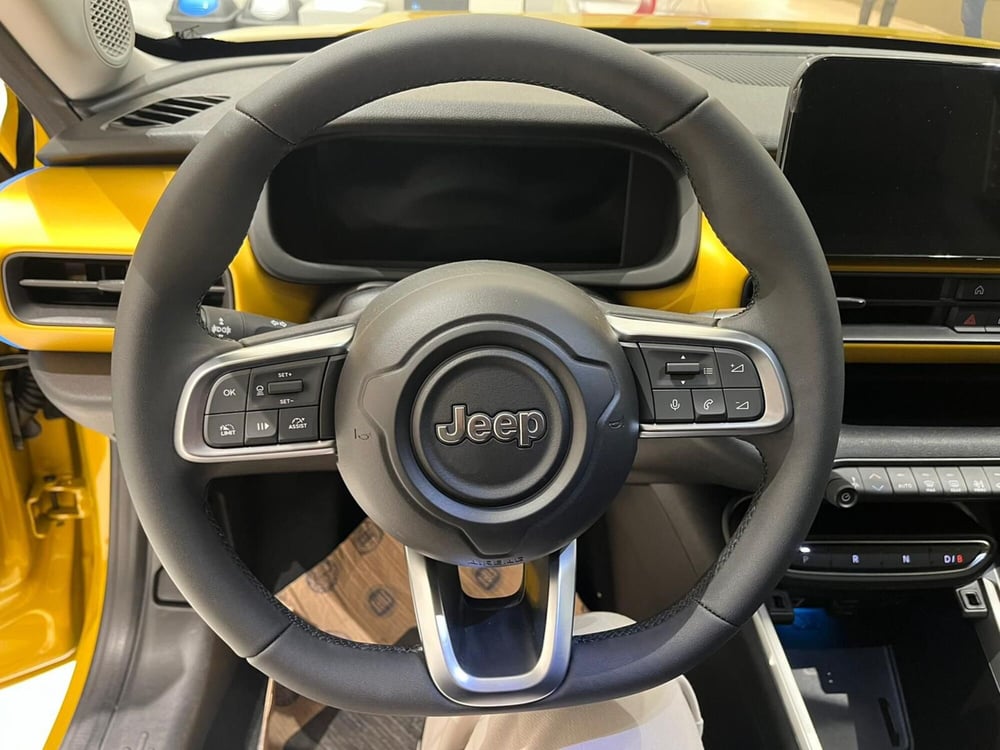 Jeep Avenger nuova a Salerno (16)