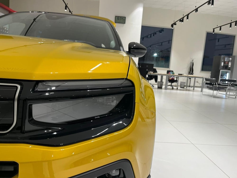 Jeep Avenger nuova a Salerno (18)