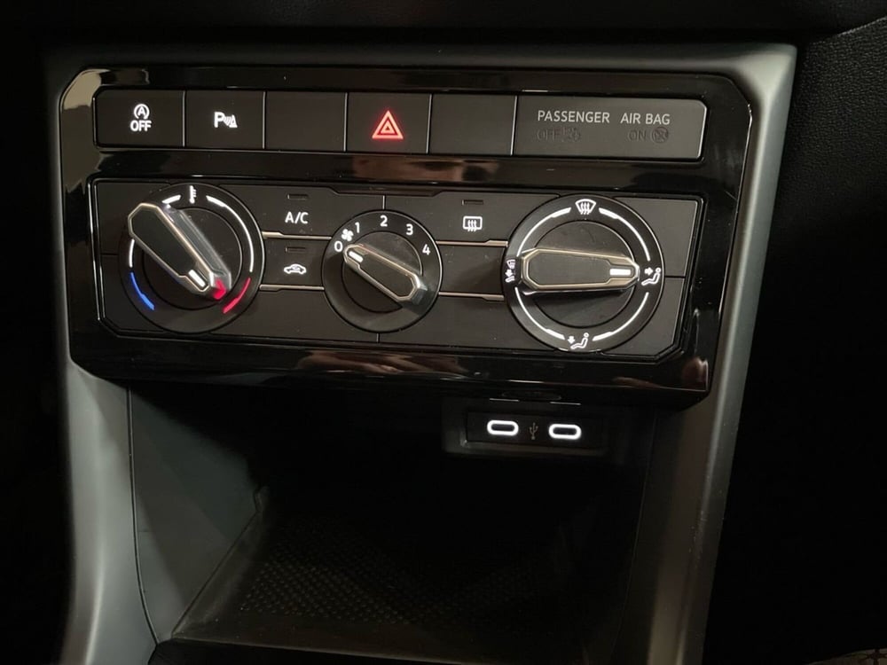 Volkswagen T-Cross usata a Prato (15)