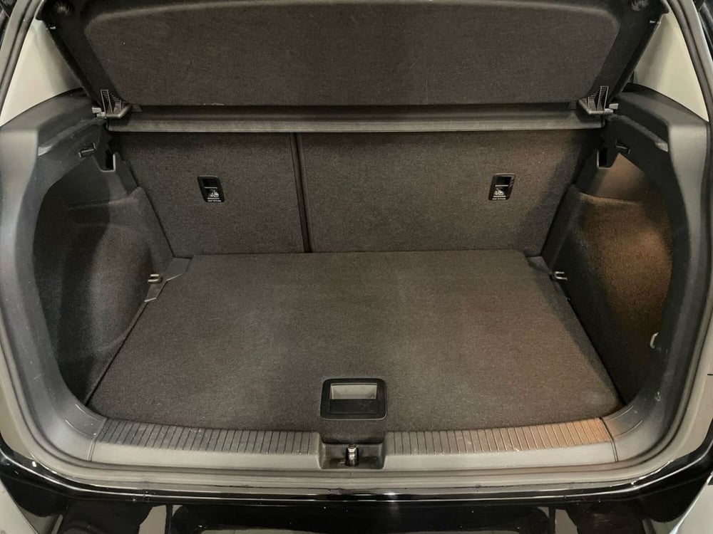 Volkswagen T-Cross usata a Prato (8)