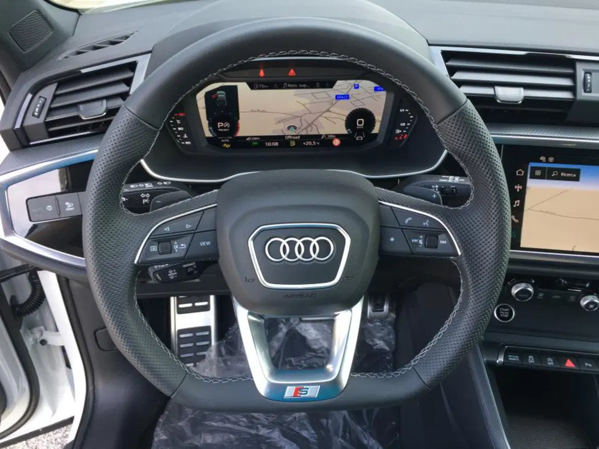 Audi Q3 Sportback nuova a Cuneo (12)