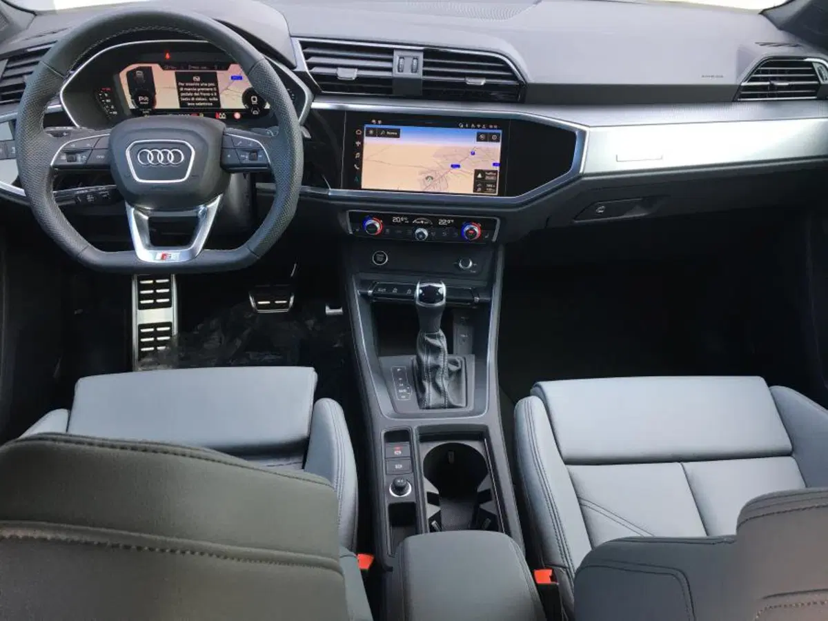 Audi Q3 Sportback nuova a Cuneo (8)