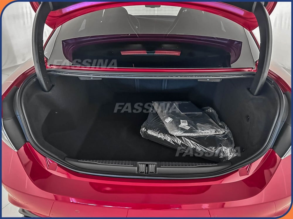 Alfa Romeo Giulia nuova a Milano (12)
