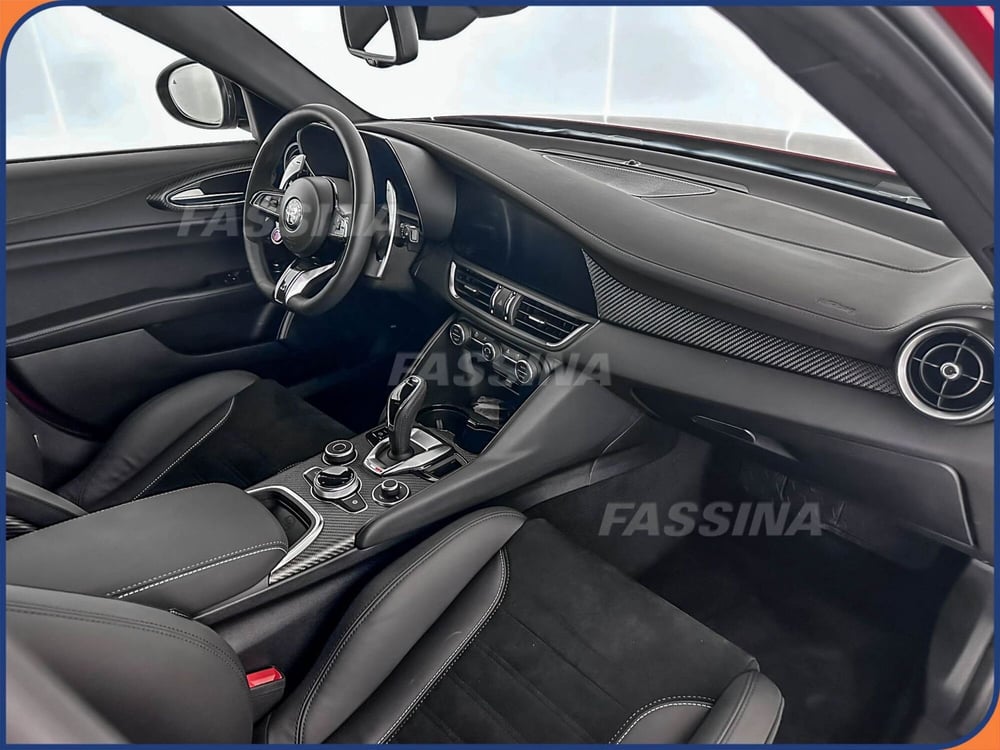 Alfa Romeo Giulia nuova a Milano (13)