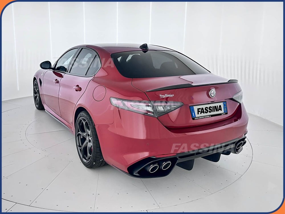 Alfa Romeo Giulia nuova a Milano (4)