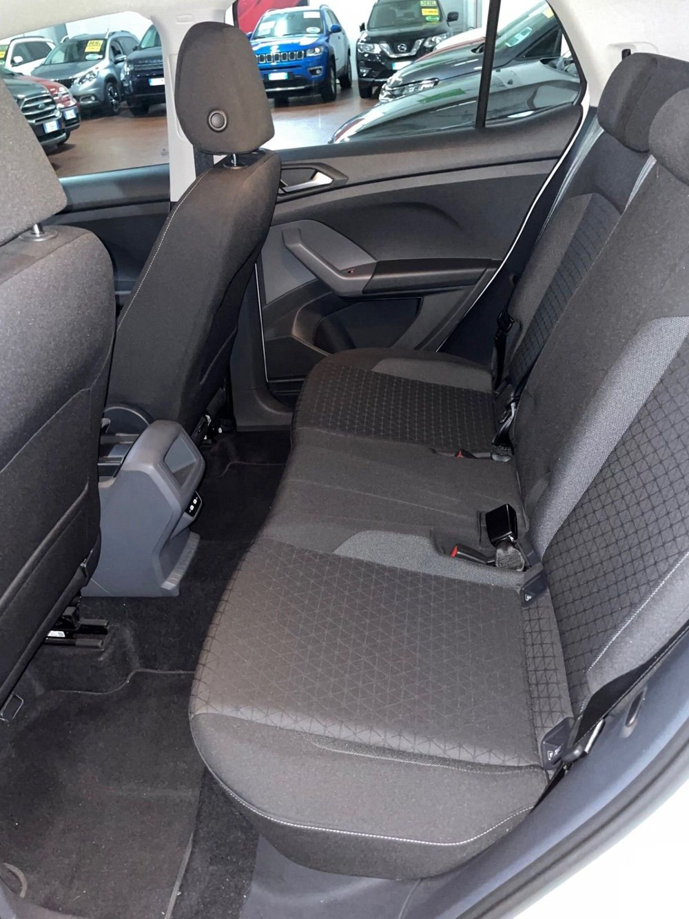 Volkswagen T-Cross usata a Lucca (12)