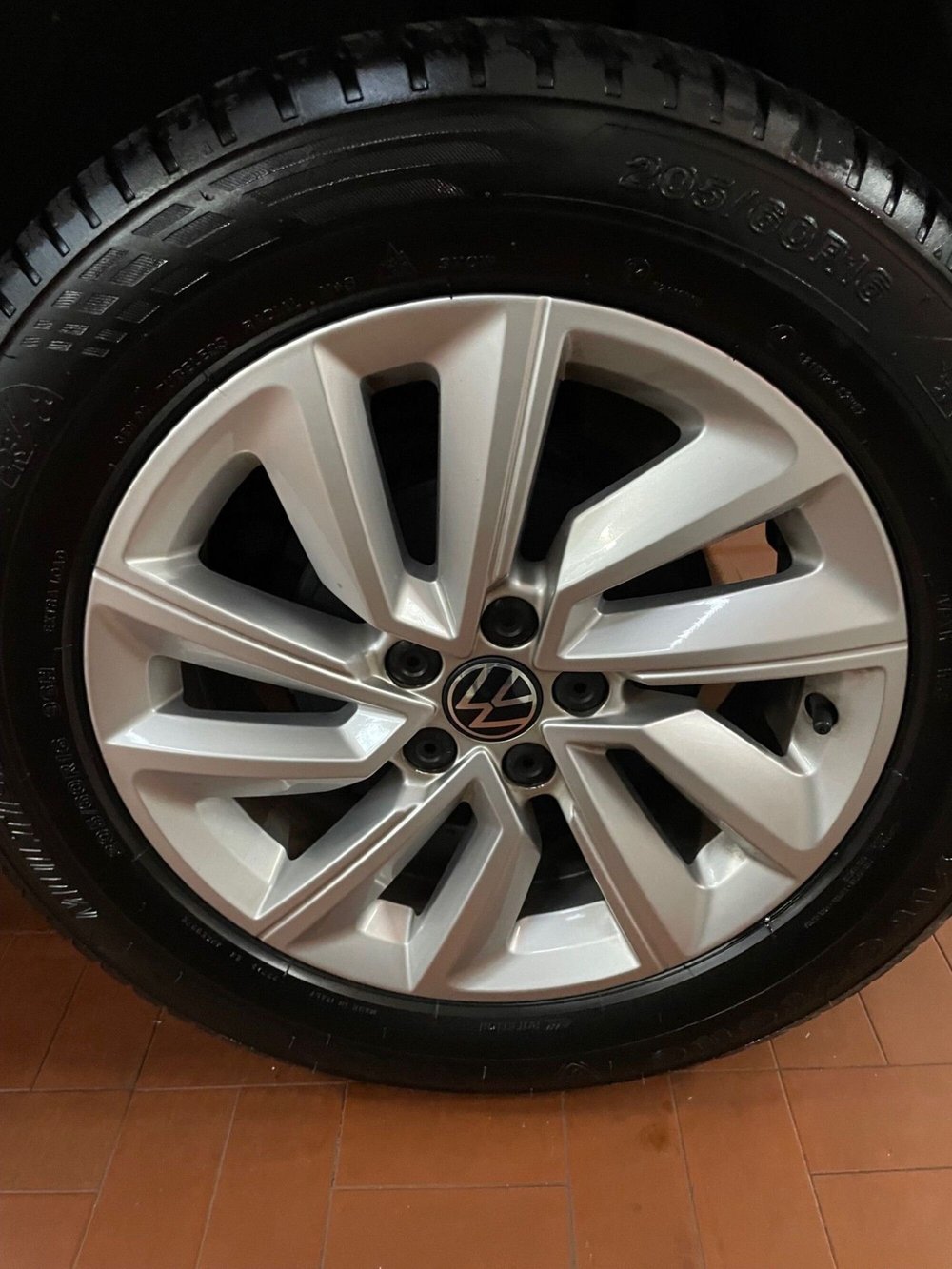 Volkswagen T-Cross usata a Lucca (6)