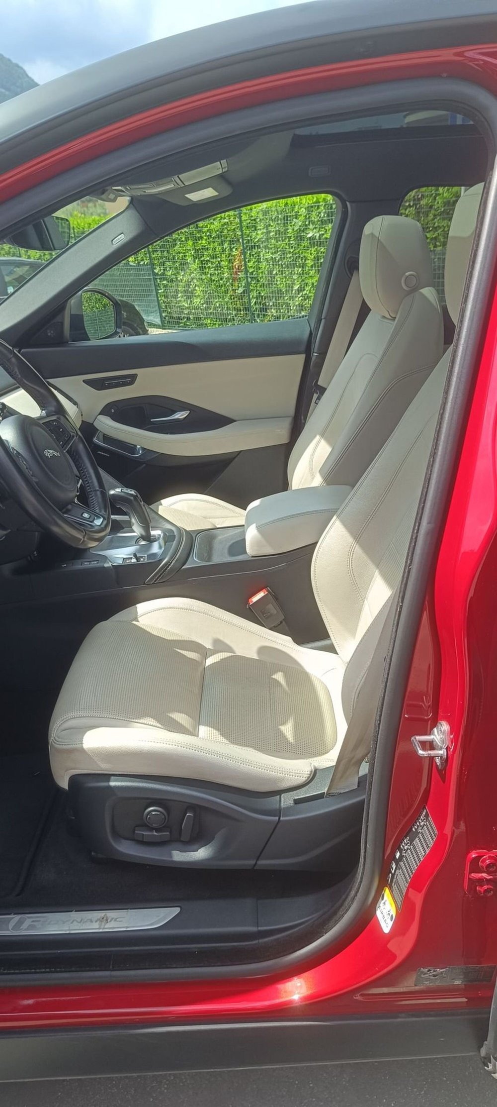 Jaguar E-Pace usata a Frosinone (10)