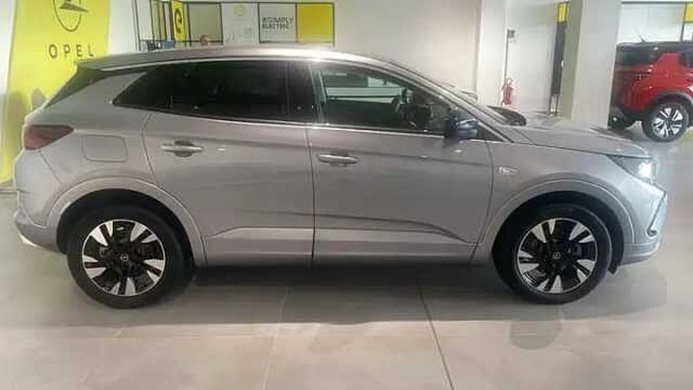 Opel Grandland nuova a Milano (4)