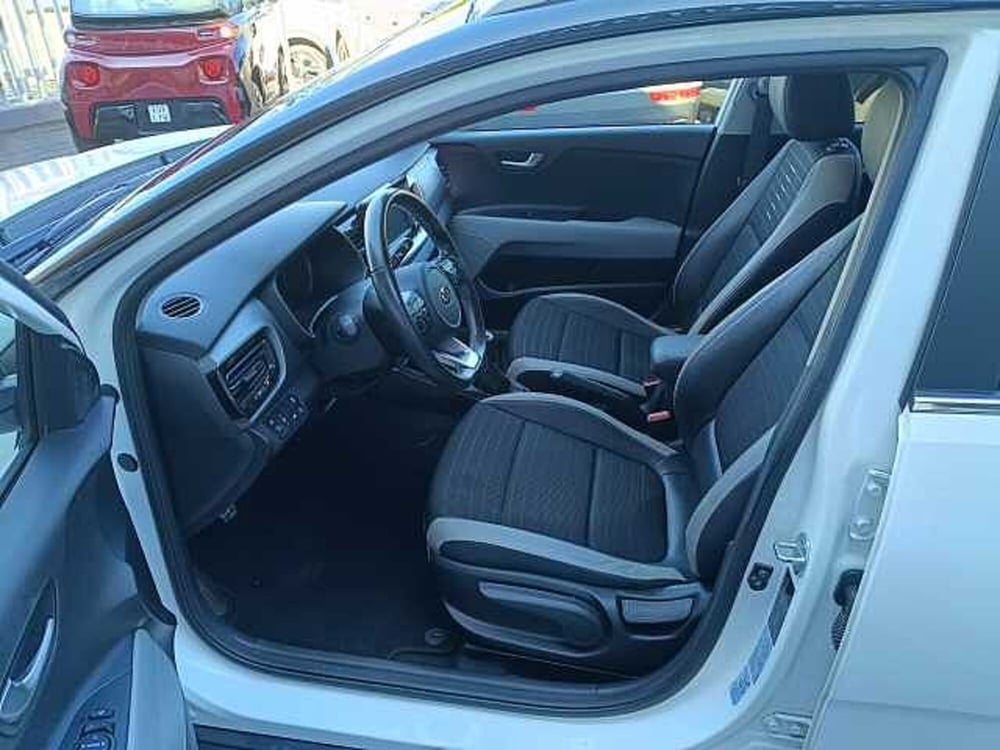 Kia Stonic usata a Milano (10)