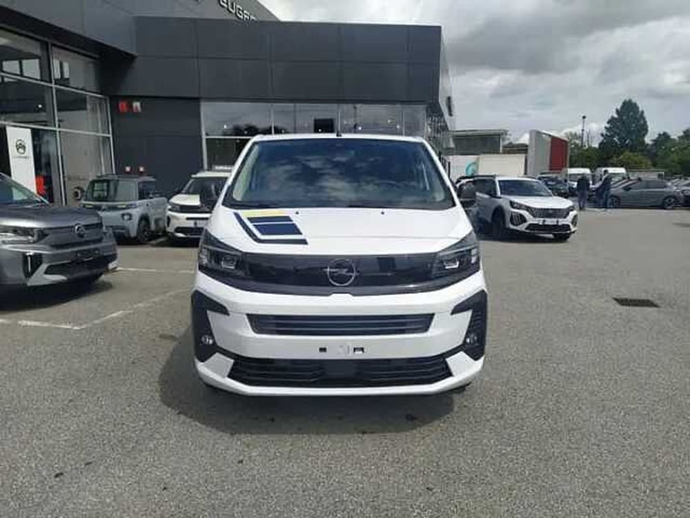 Opel Vivaro Furgone nuova a Milano (2)
