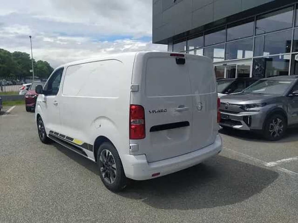 Opel Vivaro Furgone nuova a Milano (6)