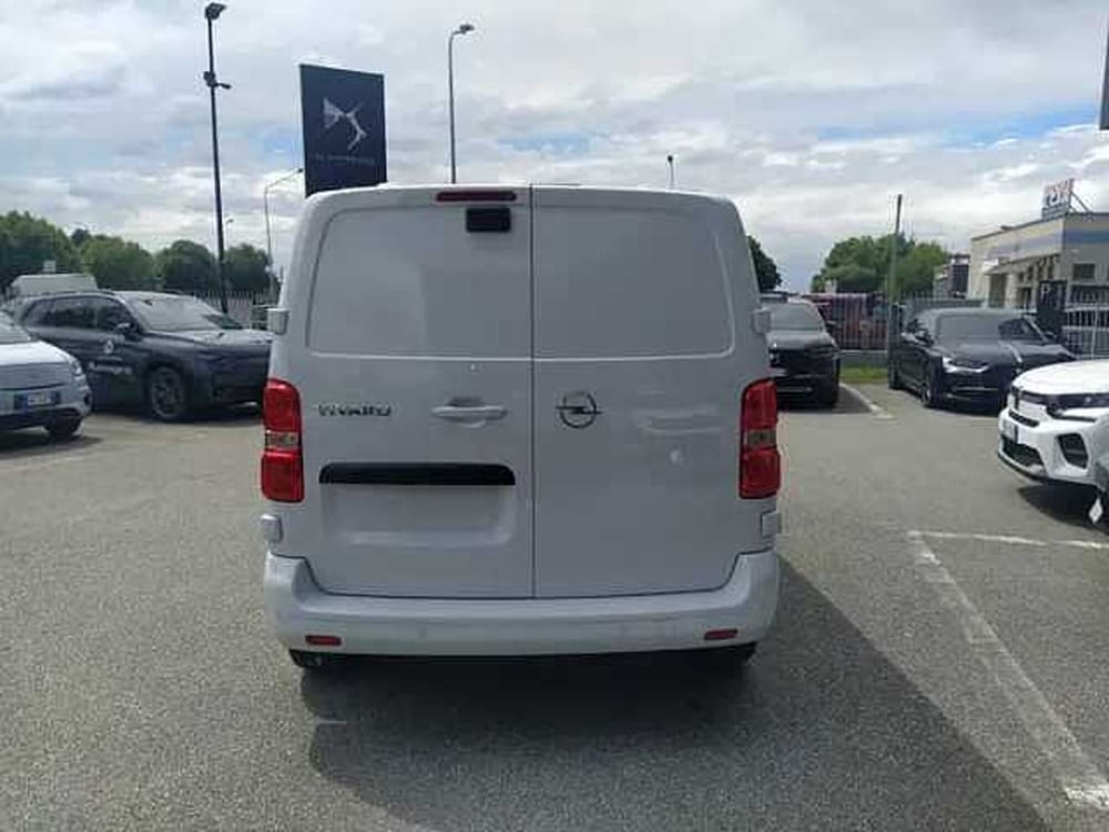 Opel Vivaro Furgone nuova a Milano (7)
