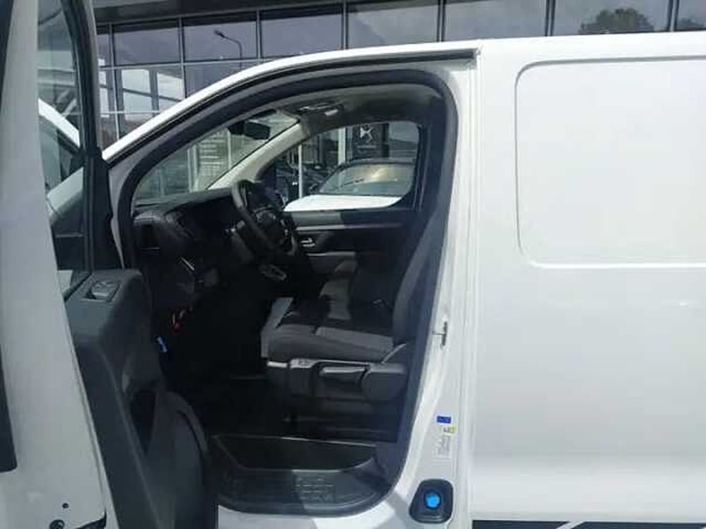 Opel Vivaro Furgone nuova a Milano (9)