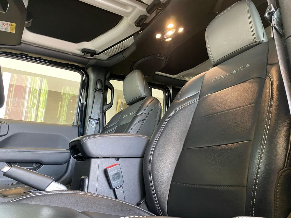 Jeep Wrangler Unlimited usata a Firenze (14)