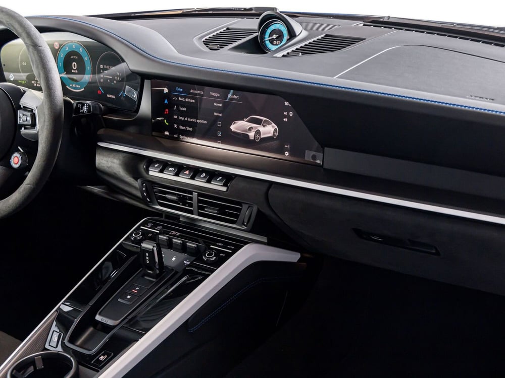 Porsche 911 Coupé nuova a Firenze (9)