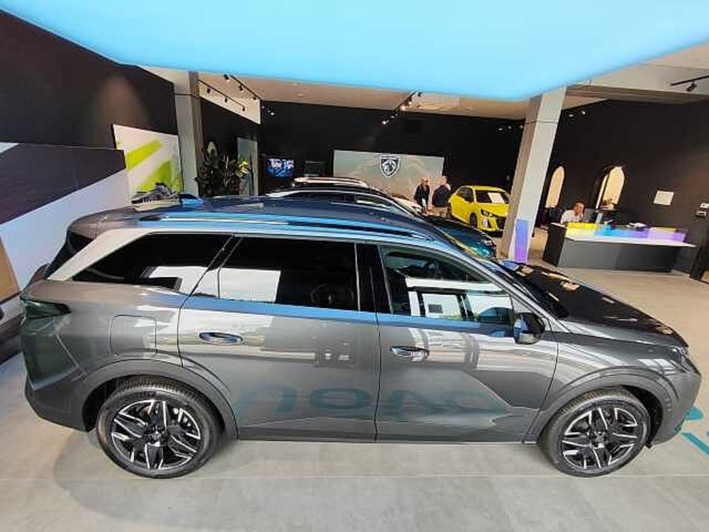 Peugeot 5008 nuova a Viterbo (4)