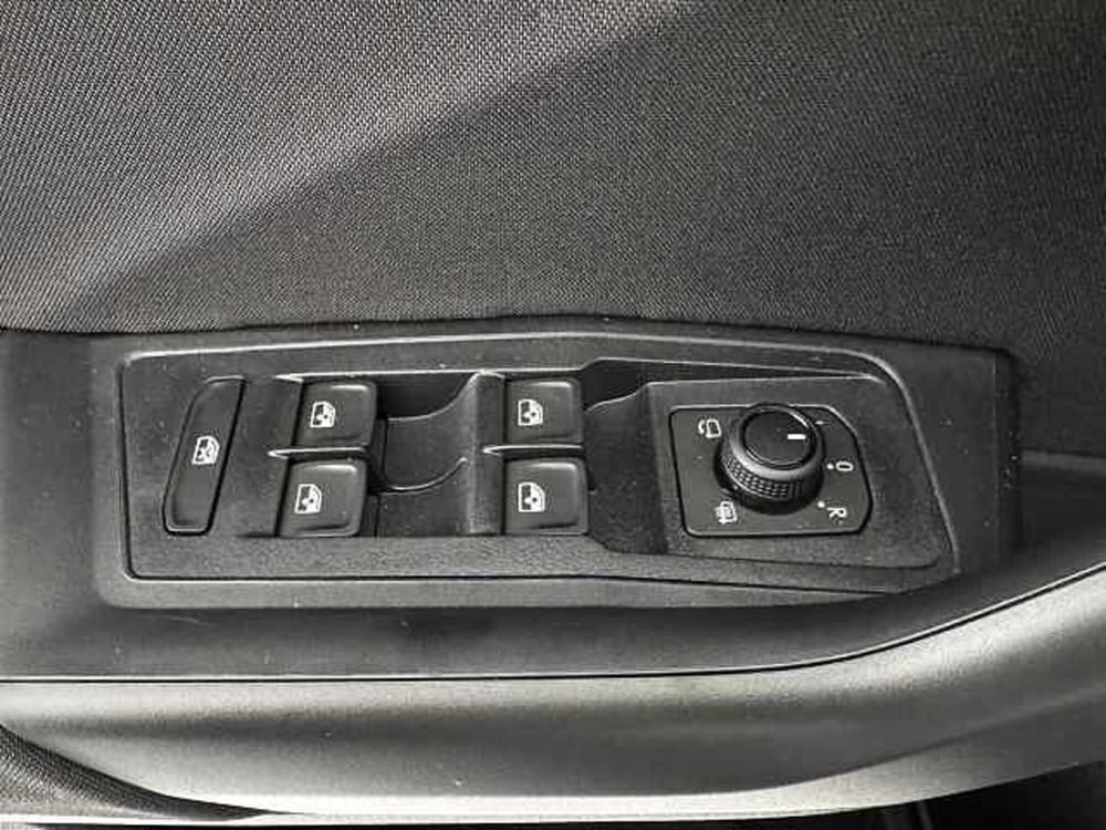 Volkswagen T-Roc nuova a Vicenza (10)