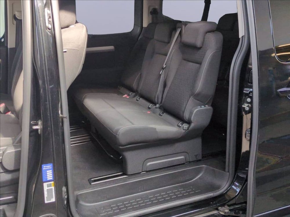Opel Zafira Life usata a Milano (10)