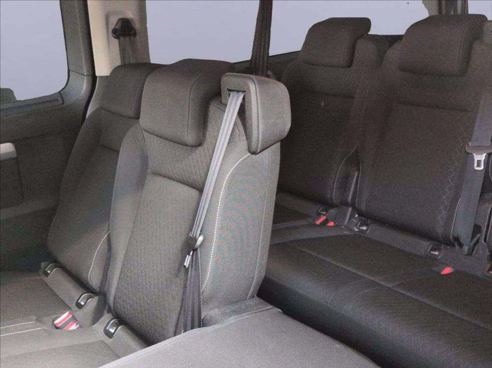 Opel Zafira Life usata a Milano (11)